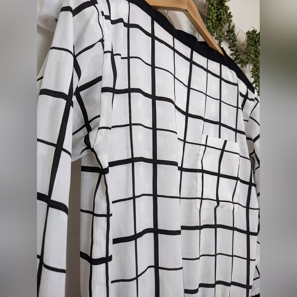 Vintage Liz Claiborne wide neck grid blouse with pocket - Picture 4 of 5